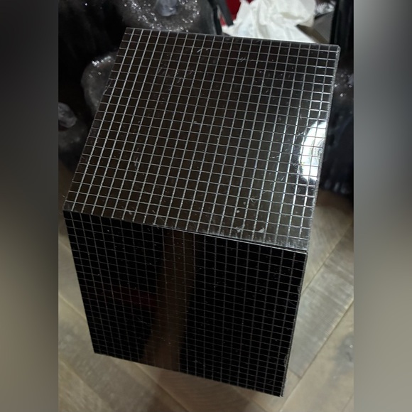Black Geometric Shelf - Picture 5 of 11